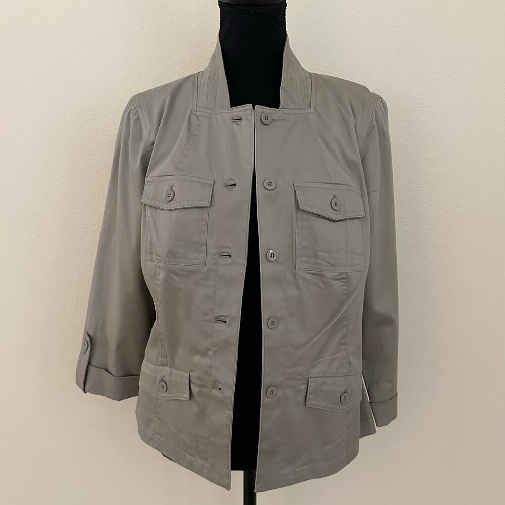 LIGHT Women Green Utility Lightweight Button Front Jacket Size S NWOT - Picture 8 of 8